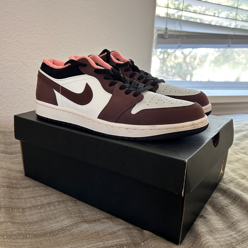 Nike Men's Low-Top Sneakers in Brown, White and Pink
